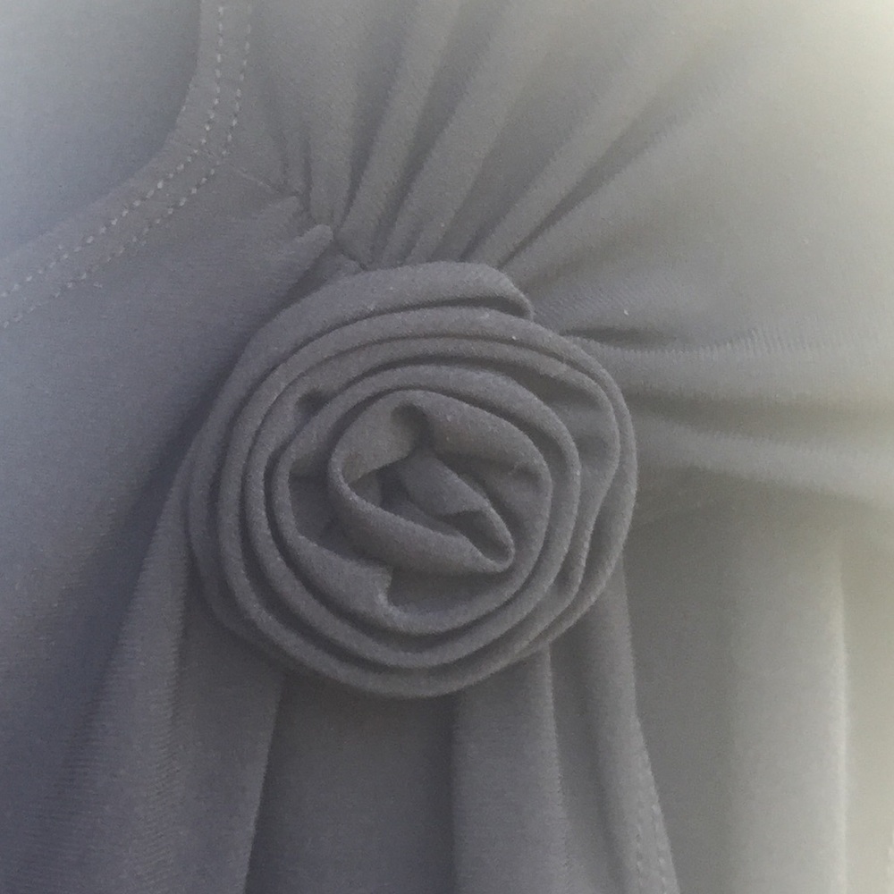 Women’s Casual Living Rosette Detail Top Size S - Picture 3 of 8